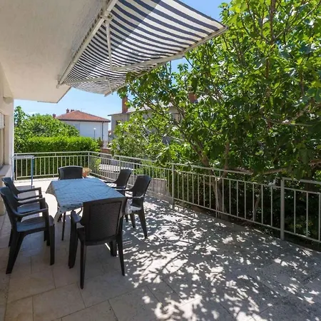 Apartment In Crikvenica 5555 *