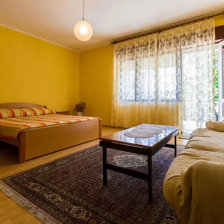 In Crikvenica 5555 Apartment